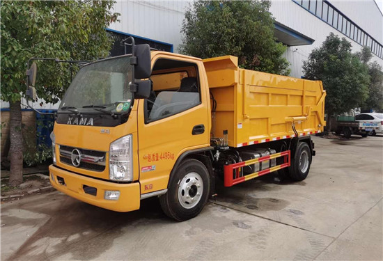 國六凱馬壓縮對接垃圾車(chē)藍牌